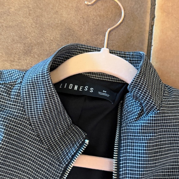 LIONESS Eclipse Jacket & Mini Shorts - Picture 14 of 16